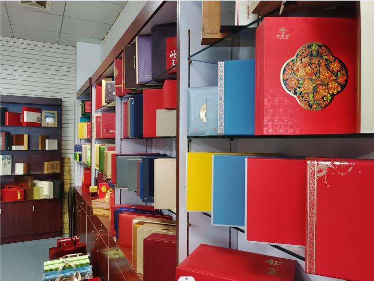 企(qǐ)業定制(zhi)酒的包(bāo)裝如何(hé)選，我來(lai)教你